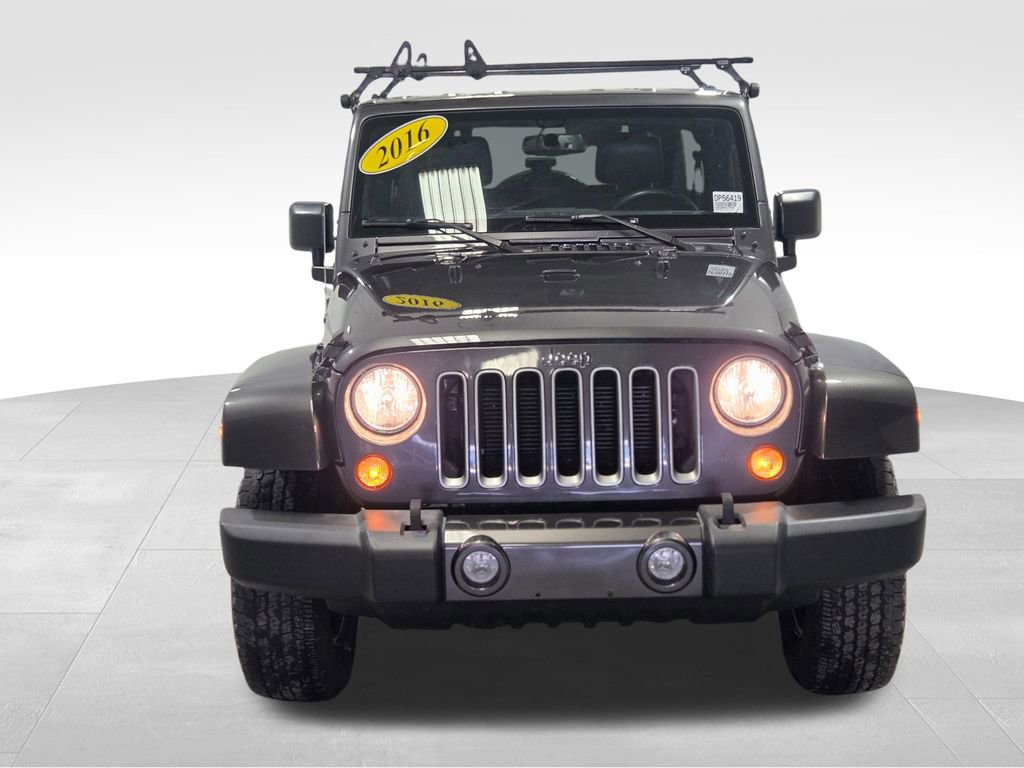 Used 2016 Jeep Wrangler Unlimited Sahara w/ Max Tow Package image 11