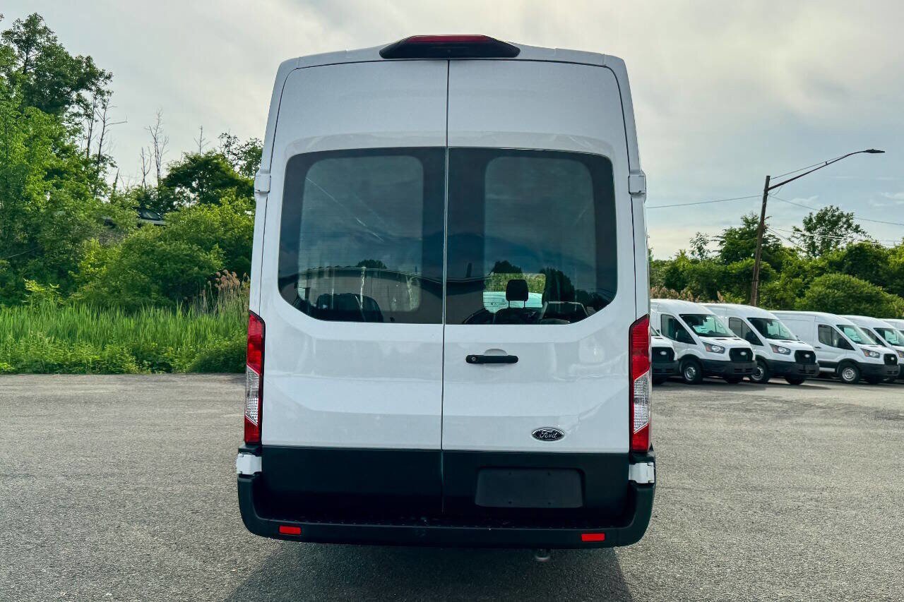Used 2022 Ford E-Transit 148 High Roof Extended RWD image 4