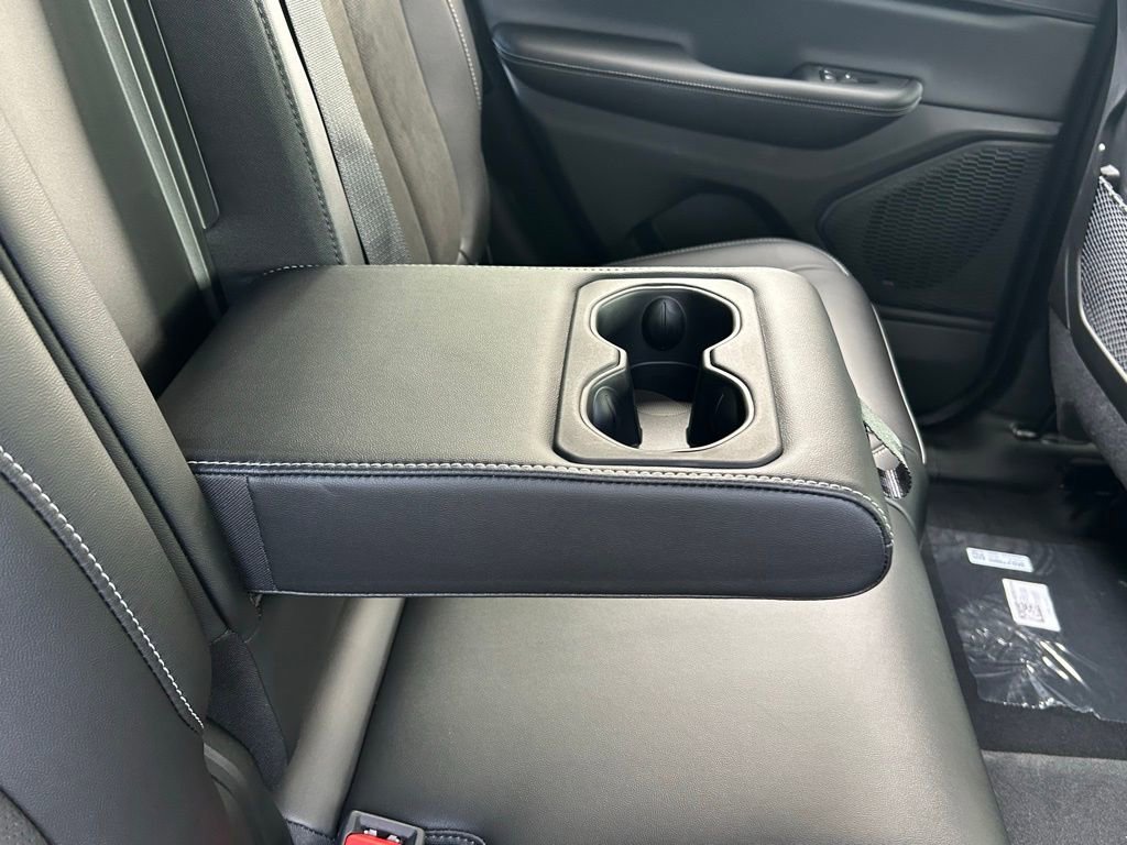 New 2025 Jeep Grand Cherokee Altitude image 36