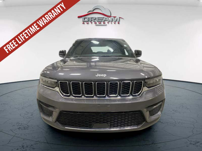 Used 2025 Jeep Grand Cherokee Laredo X w/ Luxury Tech Group I AWD/4WD image 3