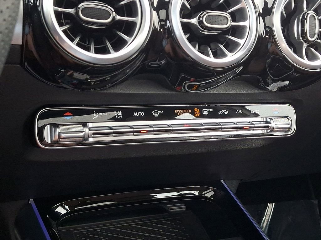 Used 2024 Mercedes-Benz GLB 35 AMG GLB 35 AMG image 16