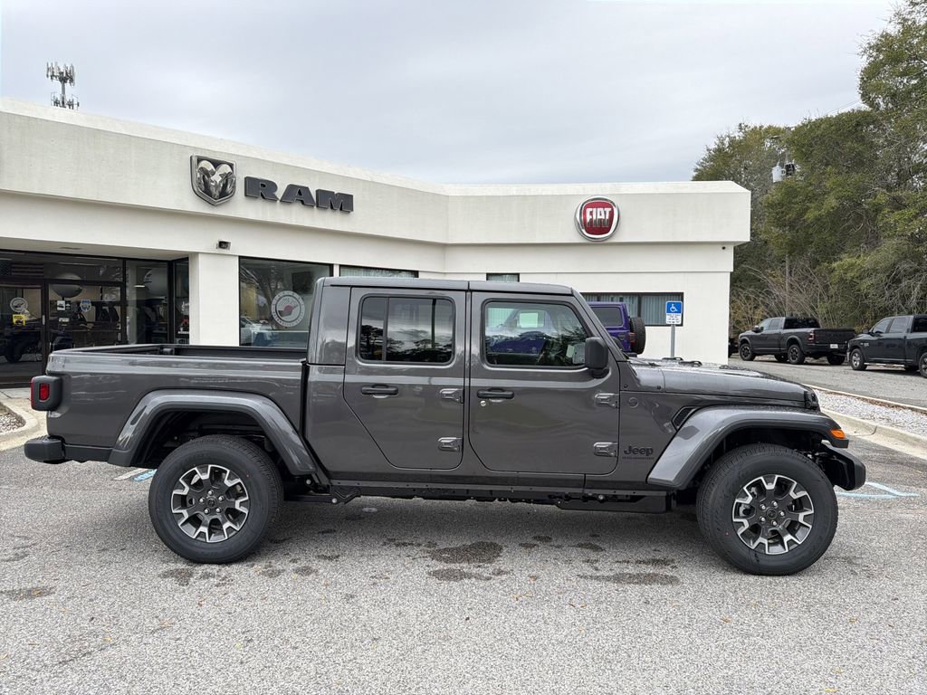 New 2026 Jeep Gladiator Sahara image 4
