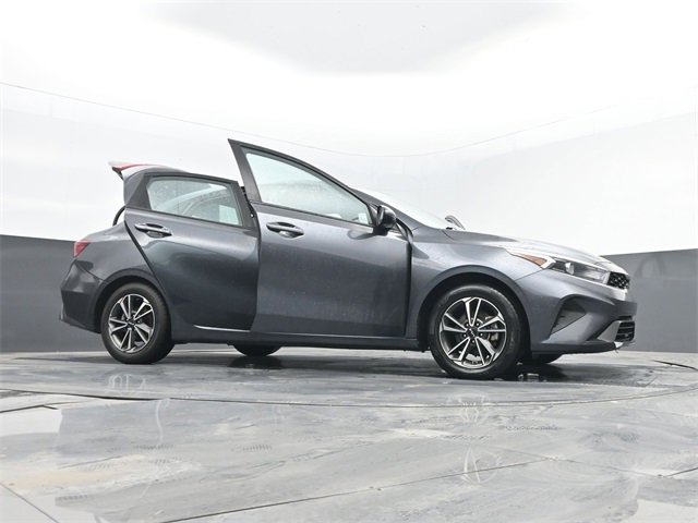 Used 2023 Kia Forte LXS image 29