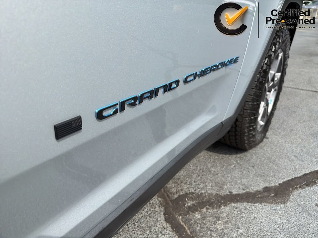 Used 2022 Jeep Grand Cherokee Trailhawk AWD/4WD image 25