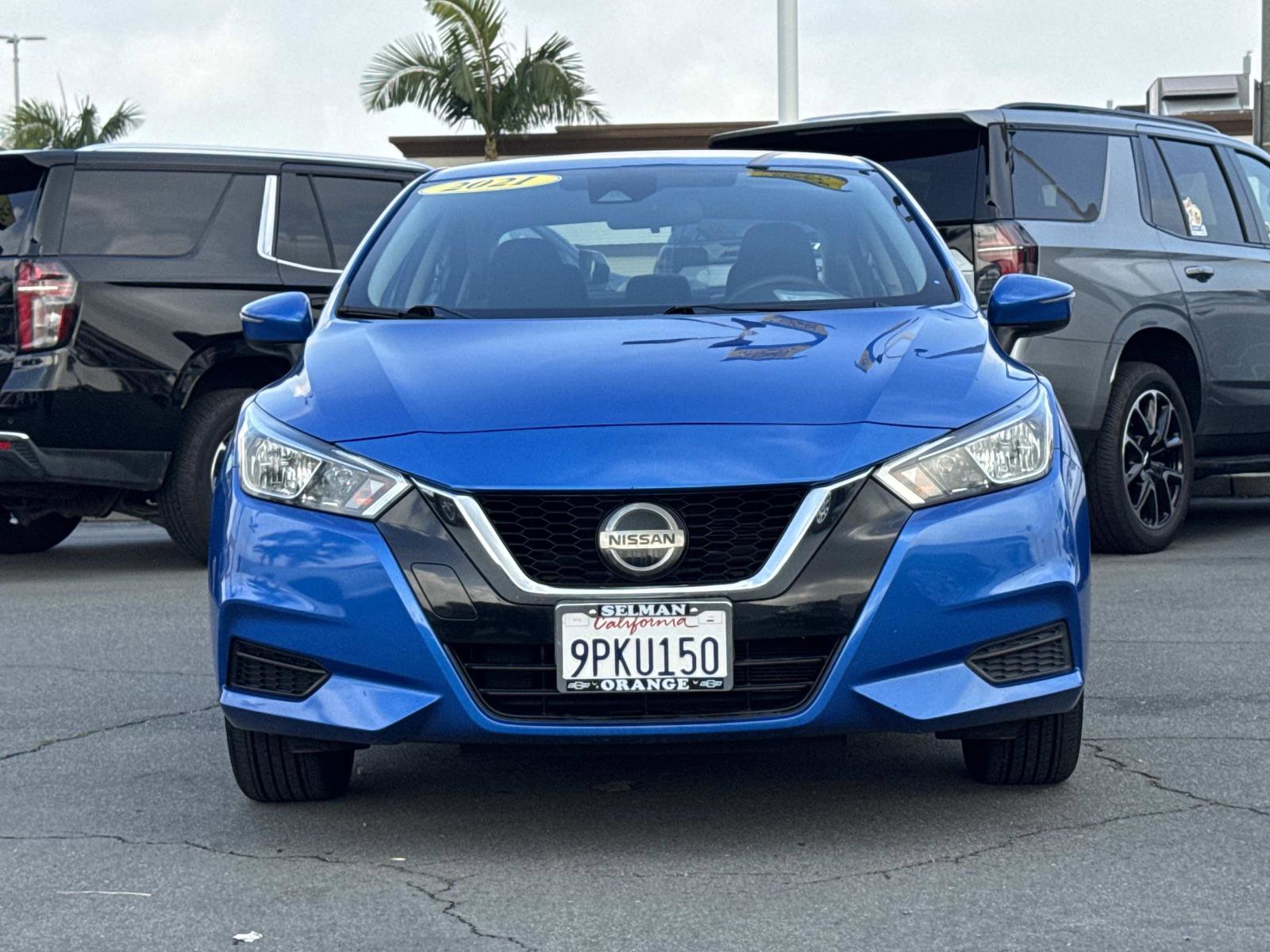 Used 2021 Nissan Versa SV image 2