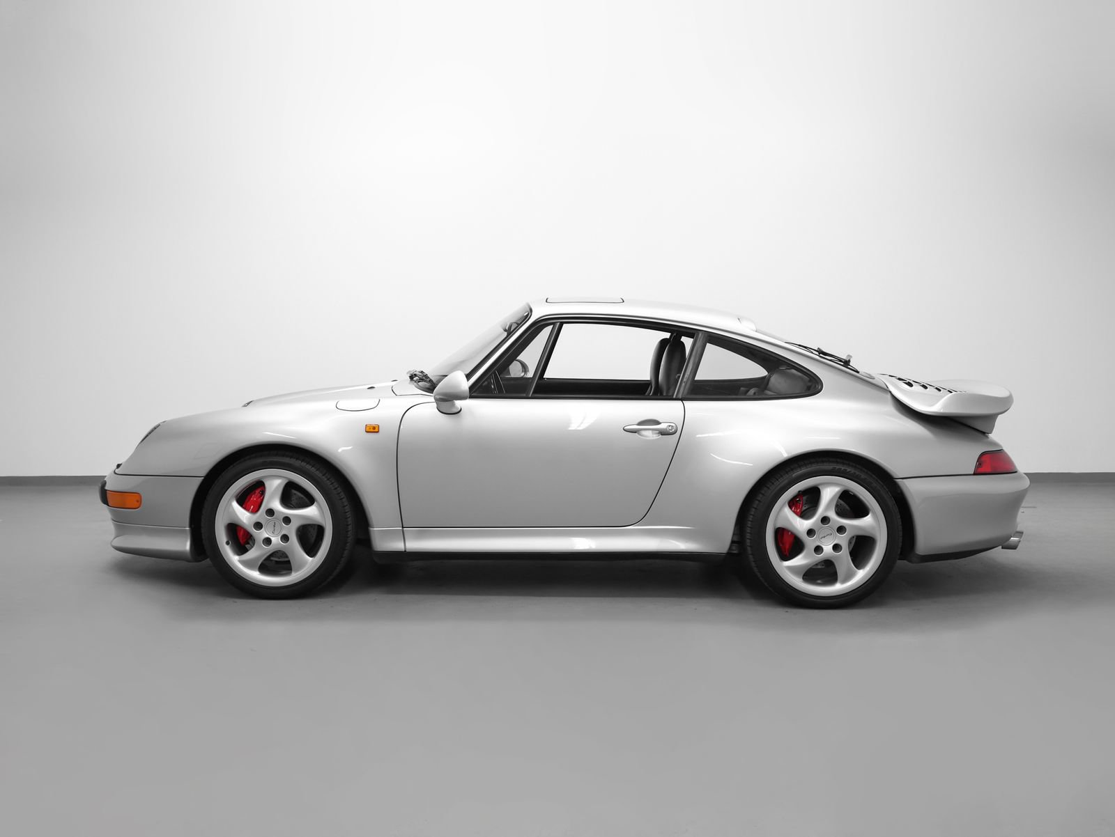 Used 1996 Porsche 911 Turbo RWD image 2