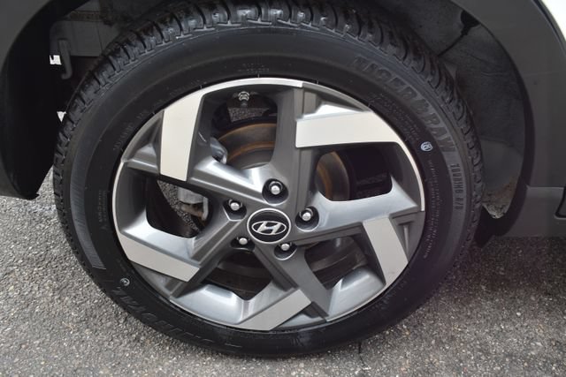 Used 2025 Hyundai Venue Limited FWD image 37