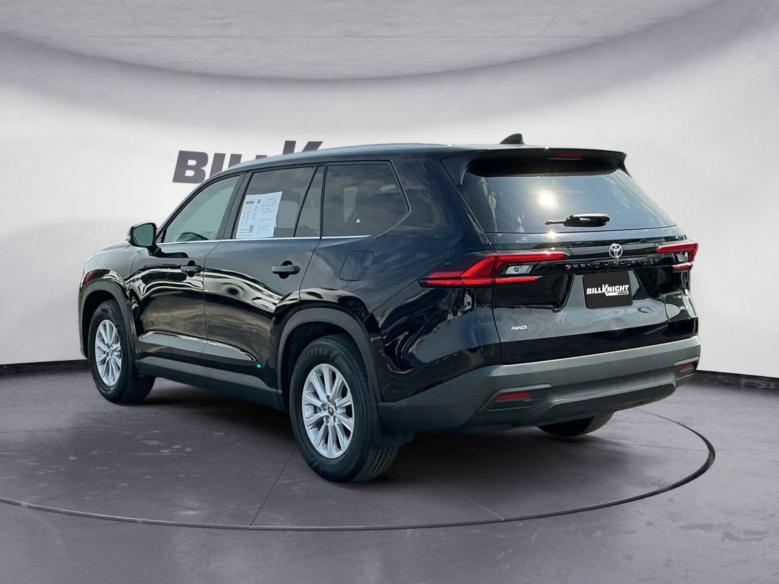 Used 2025 Toyota Grand Highlander AWD image 3