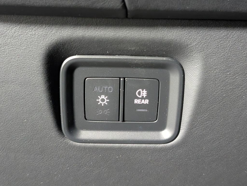 New 2026 Porsche Cayenne GTS image 36