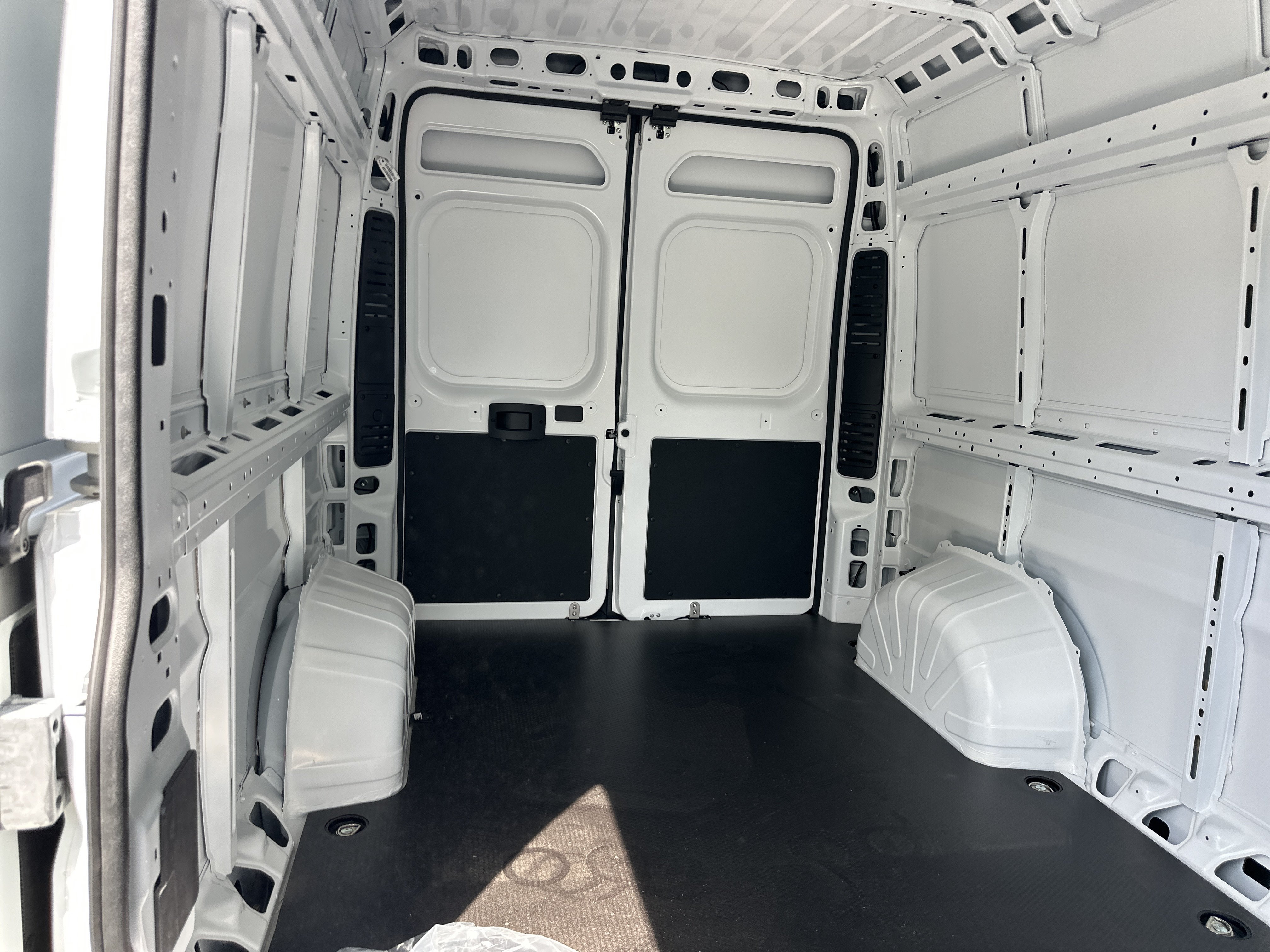 New 2026 RAM ProMaster 3500 w/ Premium Convenience Group FWD image 23