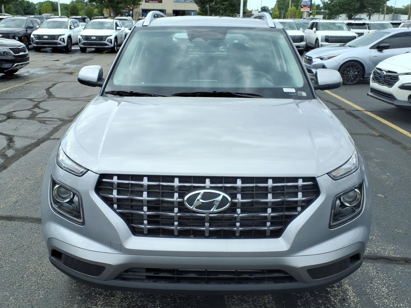 New 2026 Hyundai Venue SEL FWD image 2