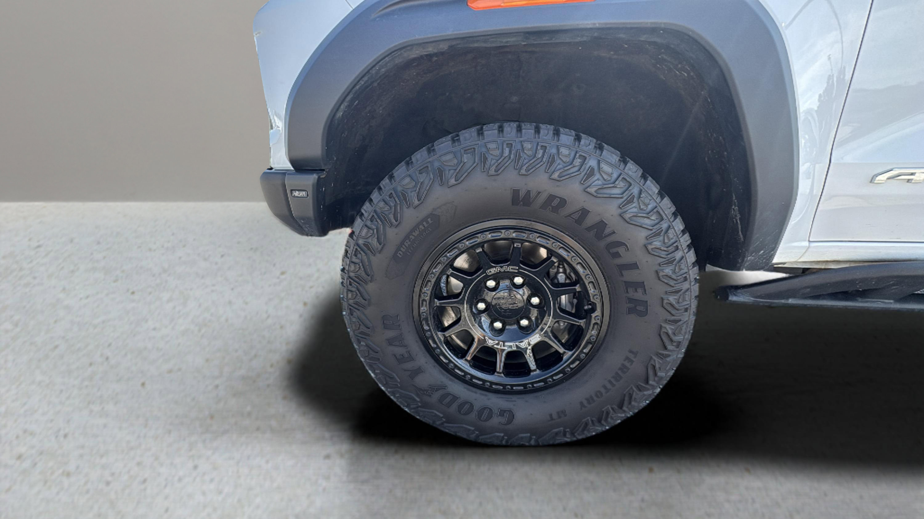 Used 2024 GMC Canyon AT4X w/ AT4X AEV Edition AWD/4WD image 33