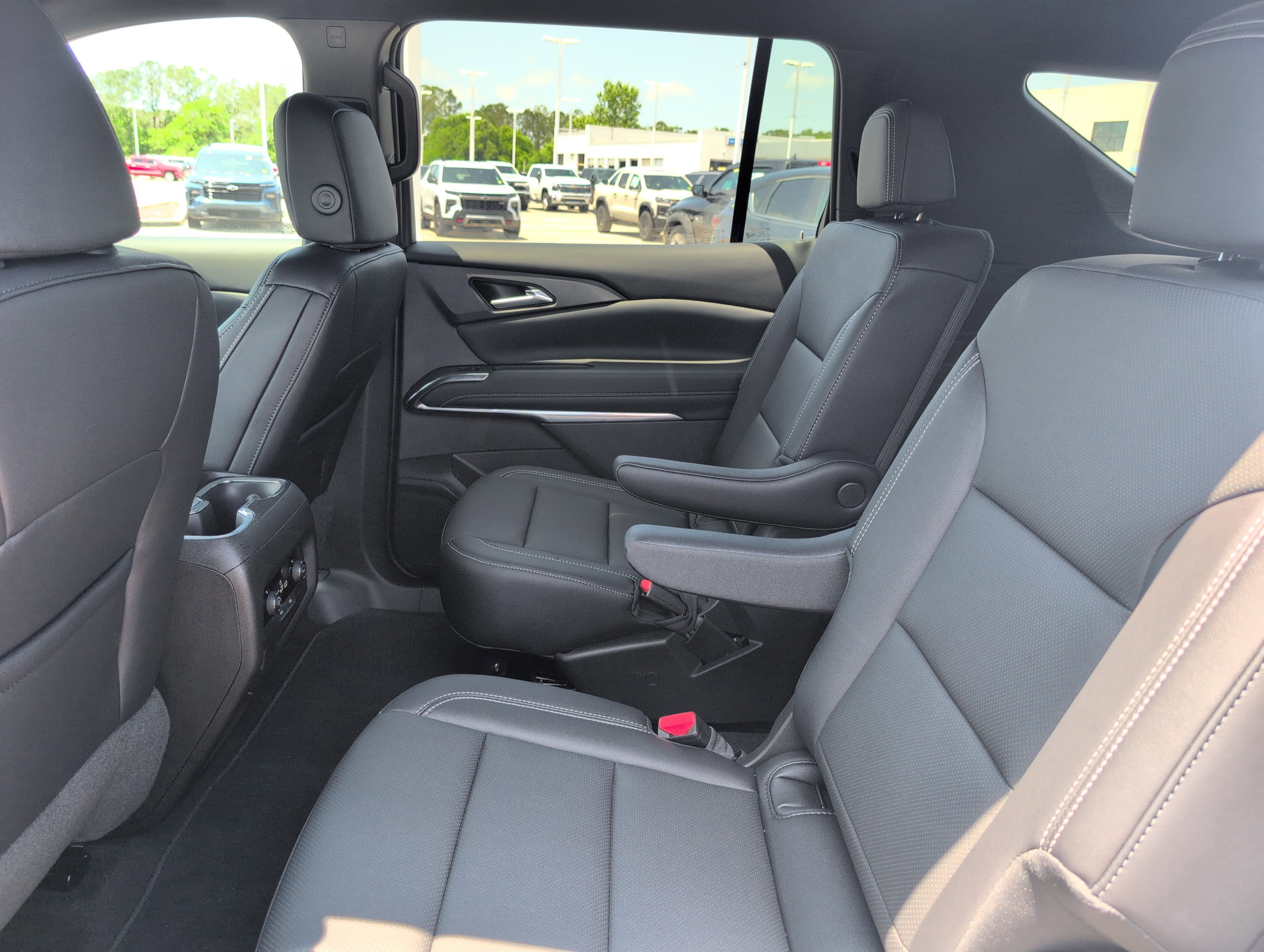 Used 2026 Chevrolet Traverse LT w/ Driver Confidence Package FWD image 30