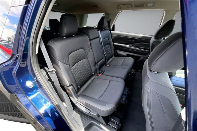 Certified 2024 Nissan Pathfinder SV FWD image 25