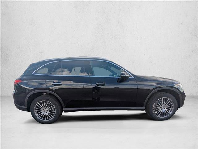 Used 2026 Mercedes-Benz GLC 300 image 4