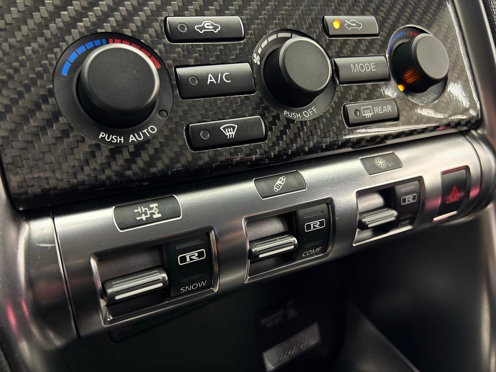 Used 2011 Nissan GT-R Premium image 61