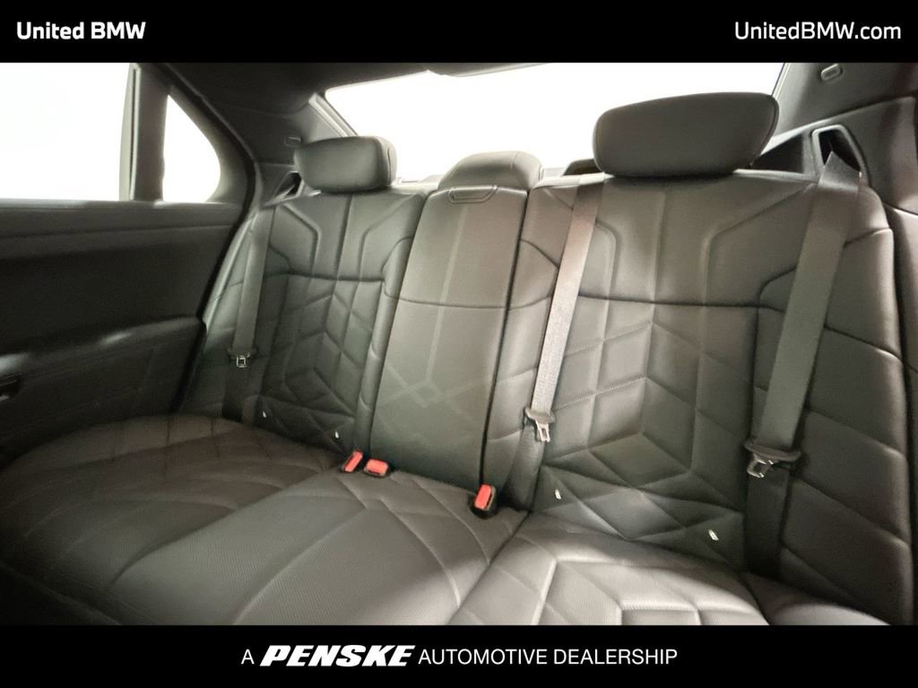 New 2026 BMW 750e xDrive w/ Executive Package image 21