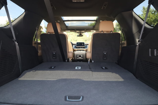 Used 2022 Chevrolet Tahoe Premier AWD/4WD image 24