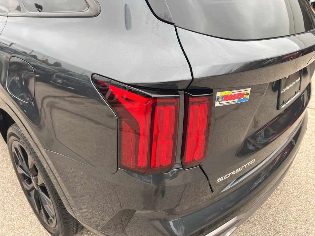 Used 2023 Kia Sorento SX image 37