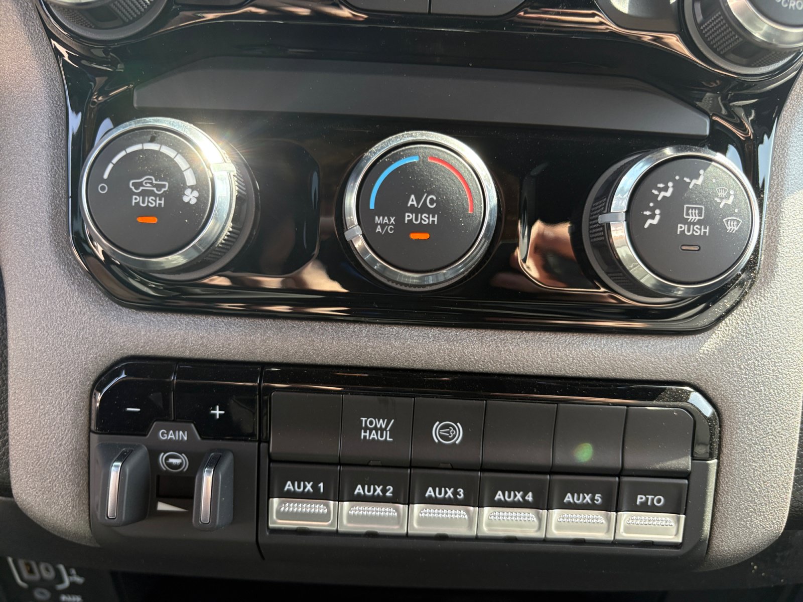 New 2026 RAM 3500 Tradesman w/ Chrome Appearance Group A AWD/4WD image 17