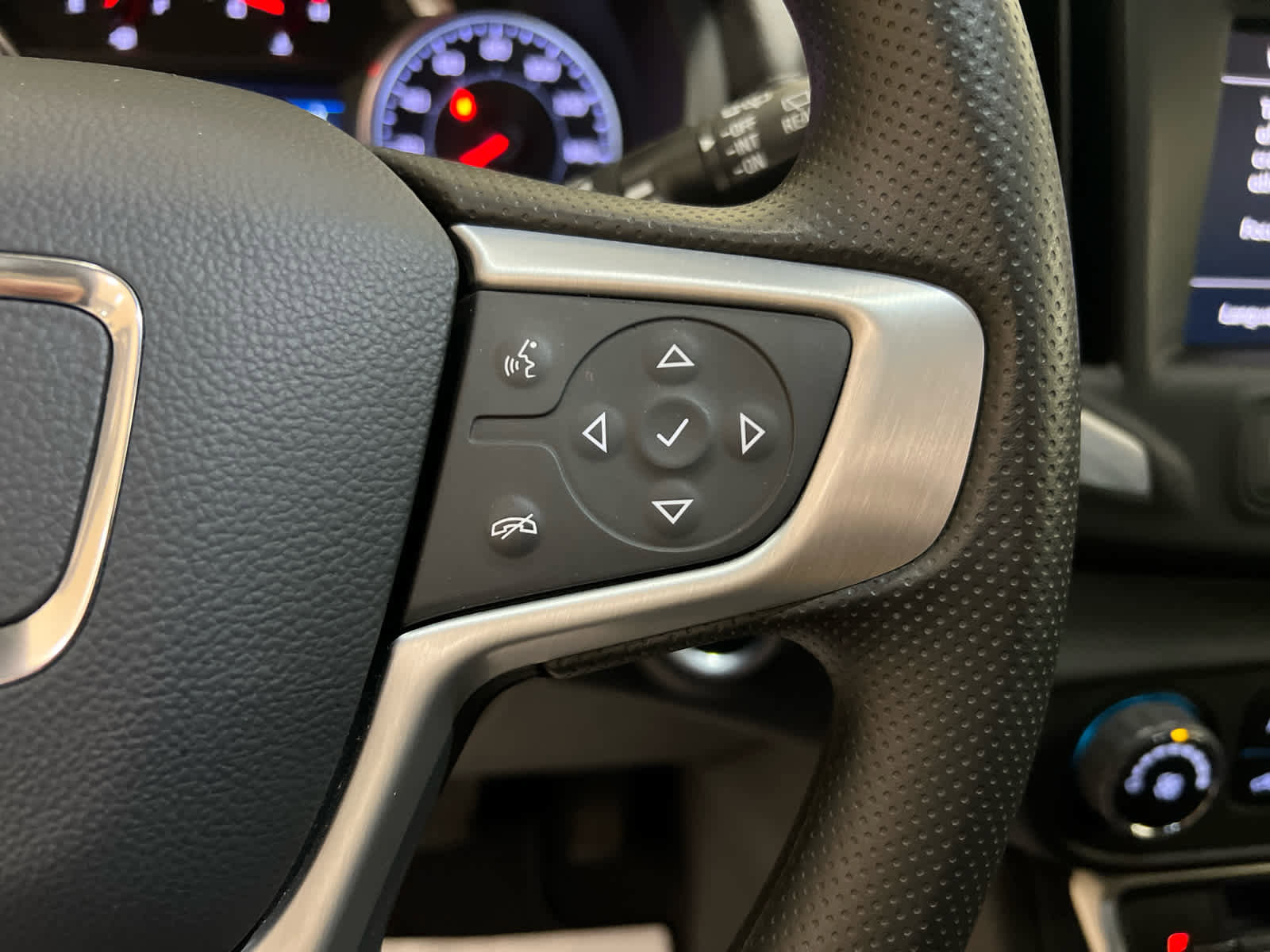 Used 2023 GMC Terrain SLE image 22