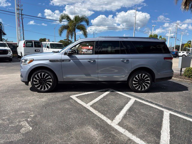 Used 2023 Lincoln Navigator L Black Label AWD/4WD image 4