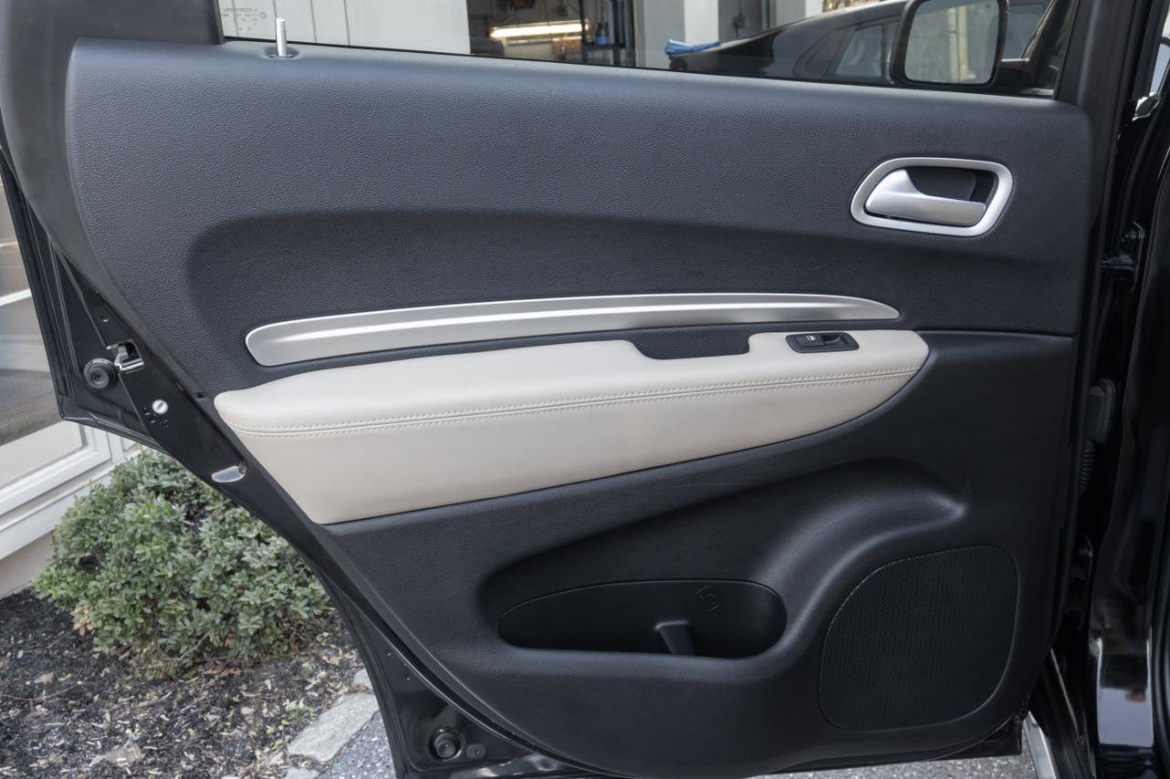 Used 2019 Dodge Durango SXT image 16