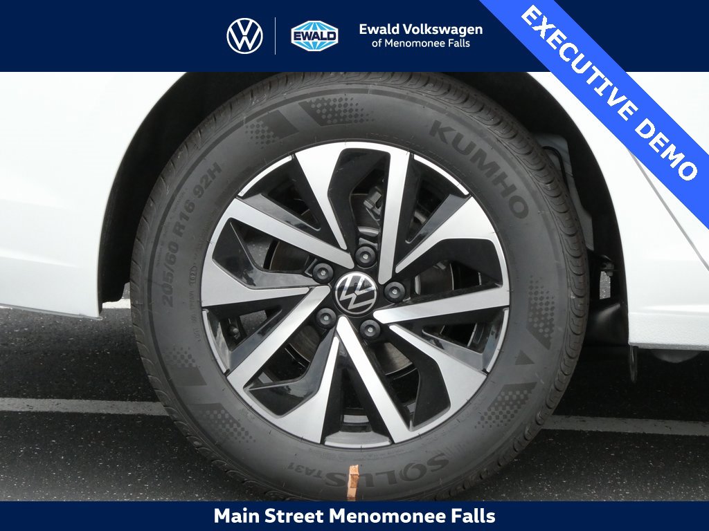 Certified 2025 Volkswagen Jetta S image 27