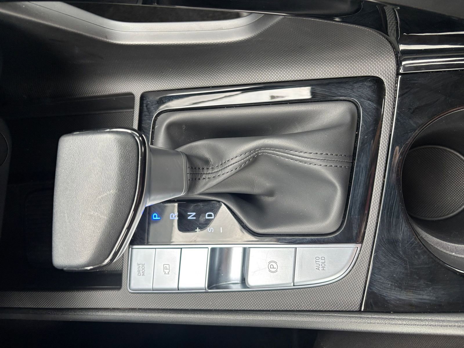 Used 2025 Hyundai Elantra SEL FWD image 39