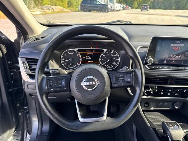 Used 2024 Nissan Rogue S AWD/4WD image 14