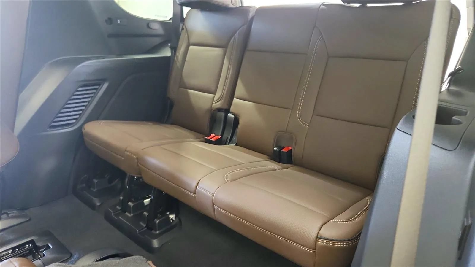 New 2026 Chevrolet Tahoe High Country w/ Sun And Tow Package AWD/4WD image 33