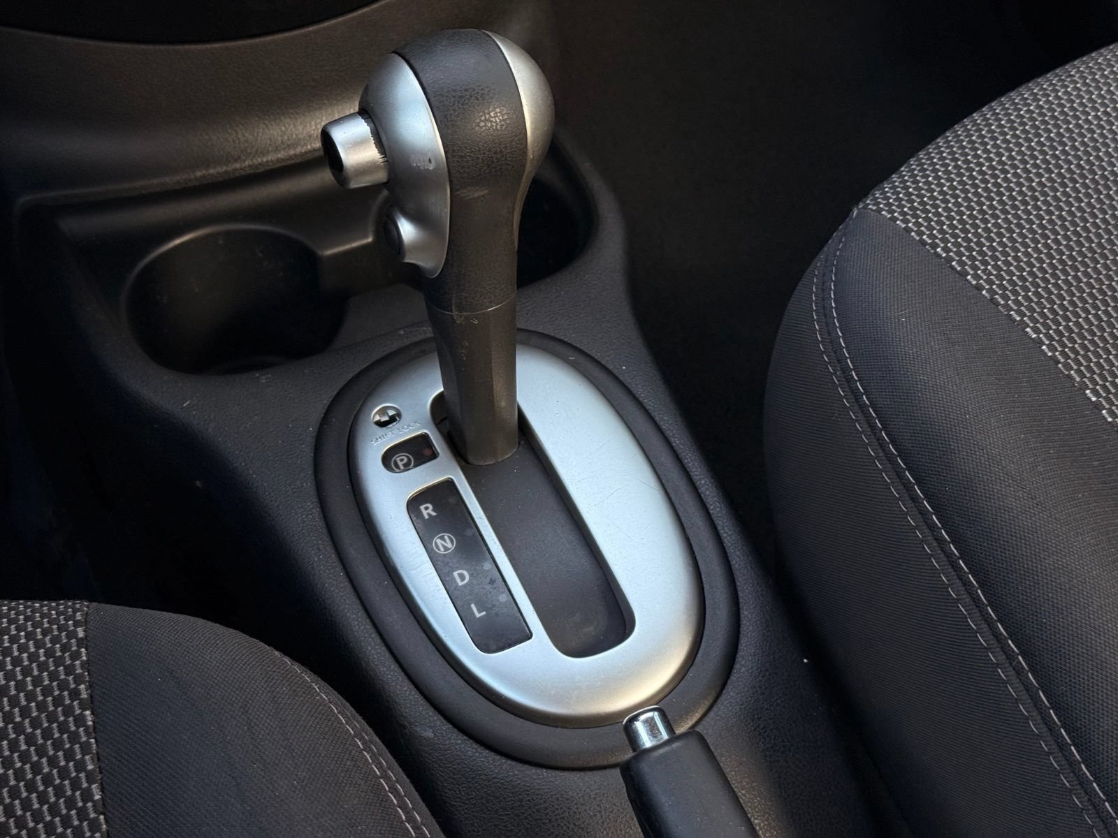 Used 2014 Nissan Versa SV FWD image 30