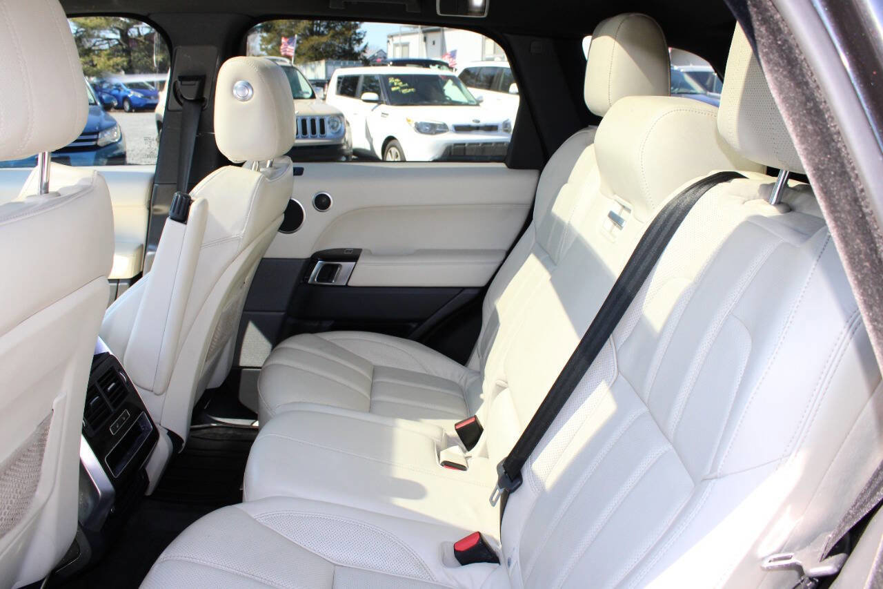 Used 2014 Land Rover Range Rover Sport HSE image 19