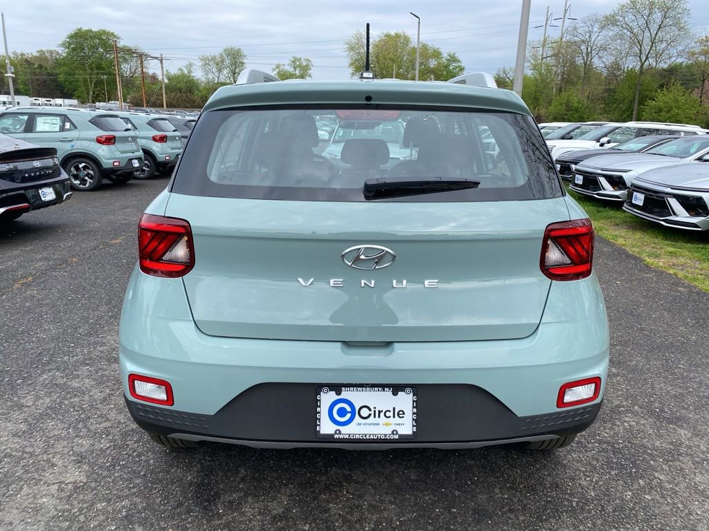 New 2026 Hyundai Venue SEL FWD image 5