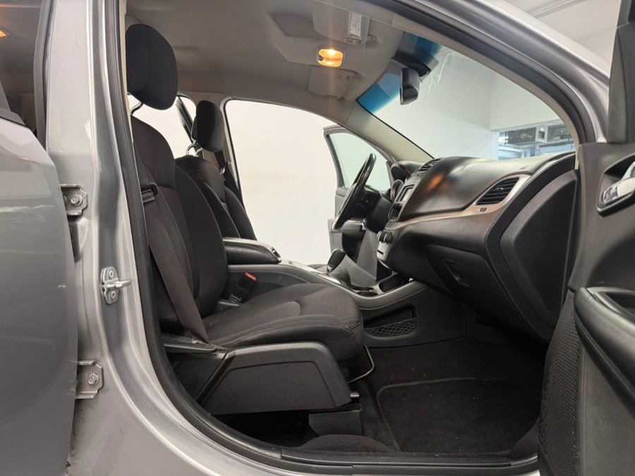 Used 2017 Dodge Journey SE w/ Flexible Seating Group FWD image 47