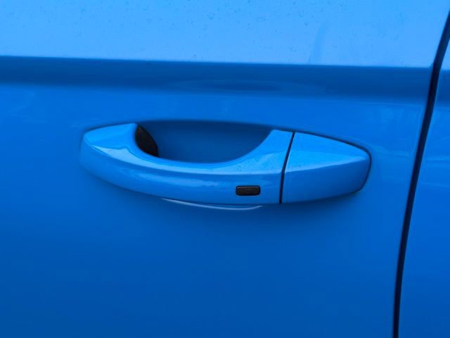 Certified 2024 Volkswagen Taos SE image 13