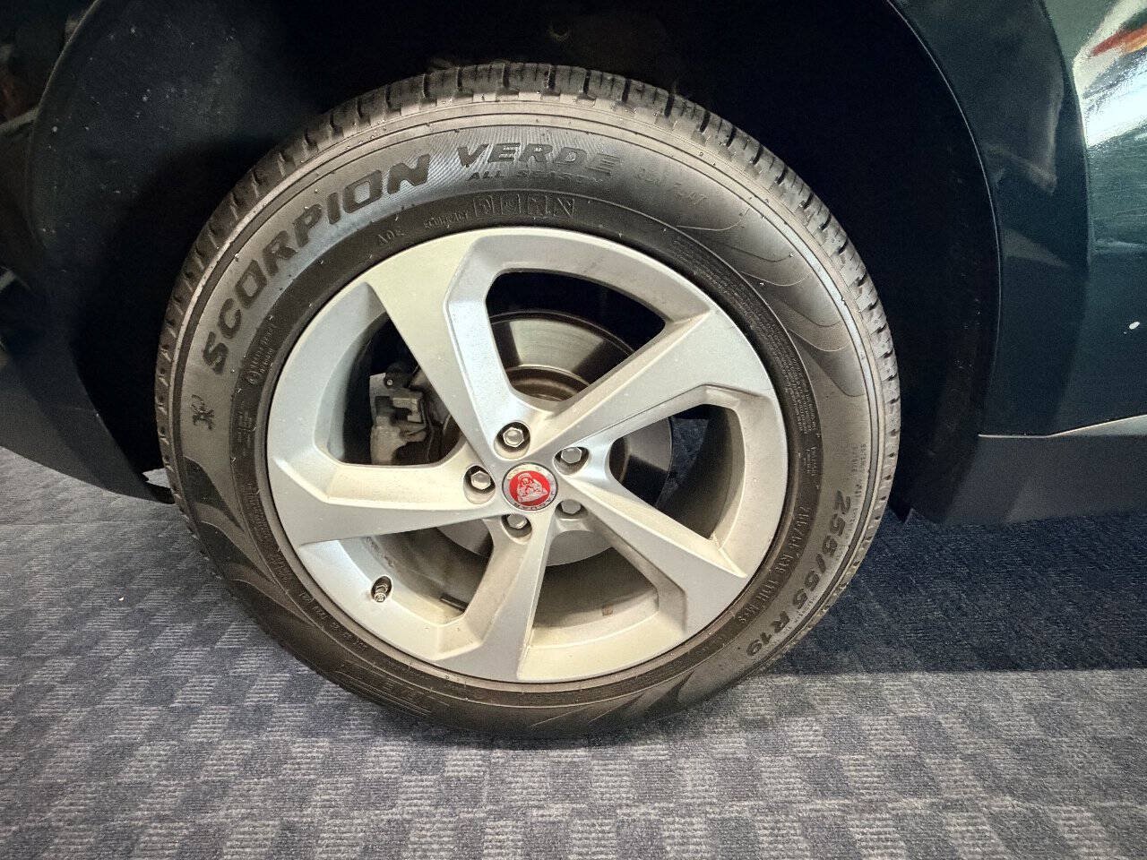 Used 2018 Jaguar F-PACE Premium AWD/4WD image 23