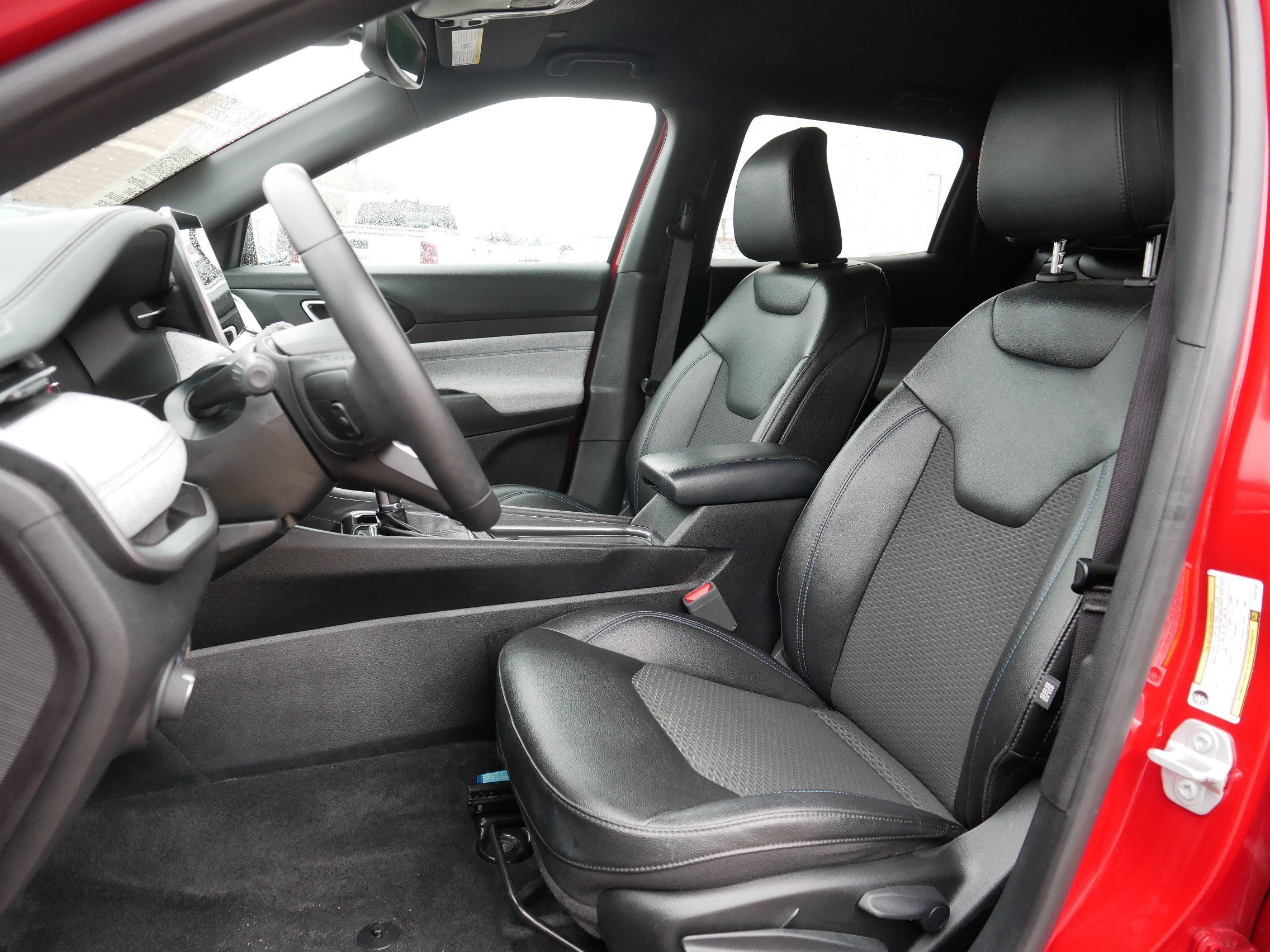 Certified 2024 Jeep Compass Latitude image 34