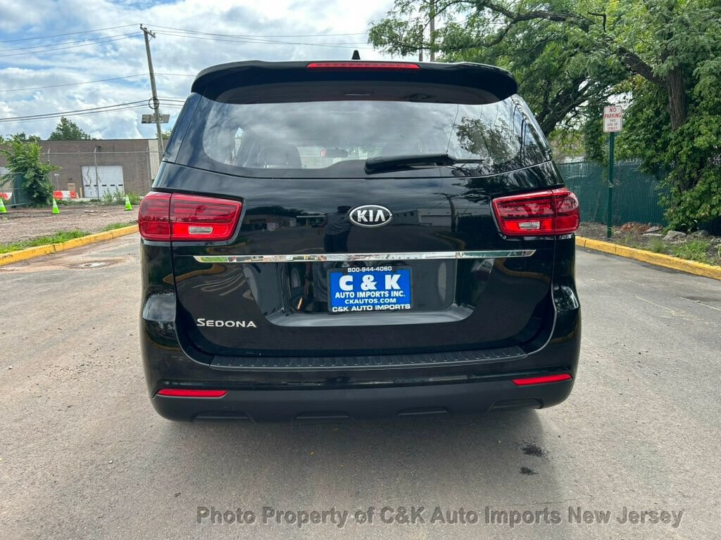 Used 2019 Kia Sedona L FWD image 12
