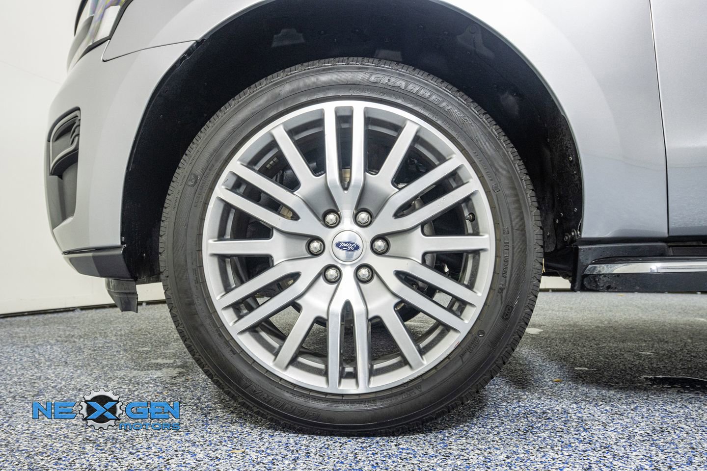 Used 2024 Ford Expedition XLT image 48