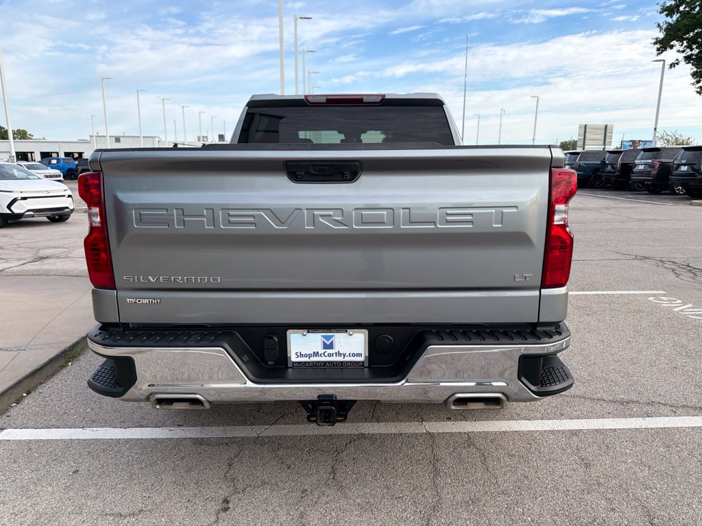 Used 2025 Chevrolet Silverado 1500 LT AWD/4WD image 4