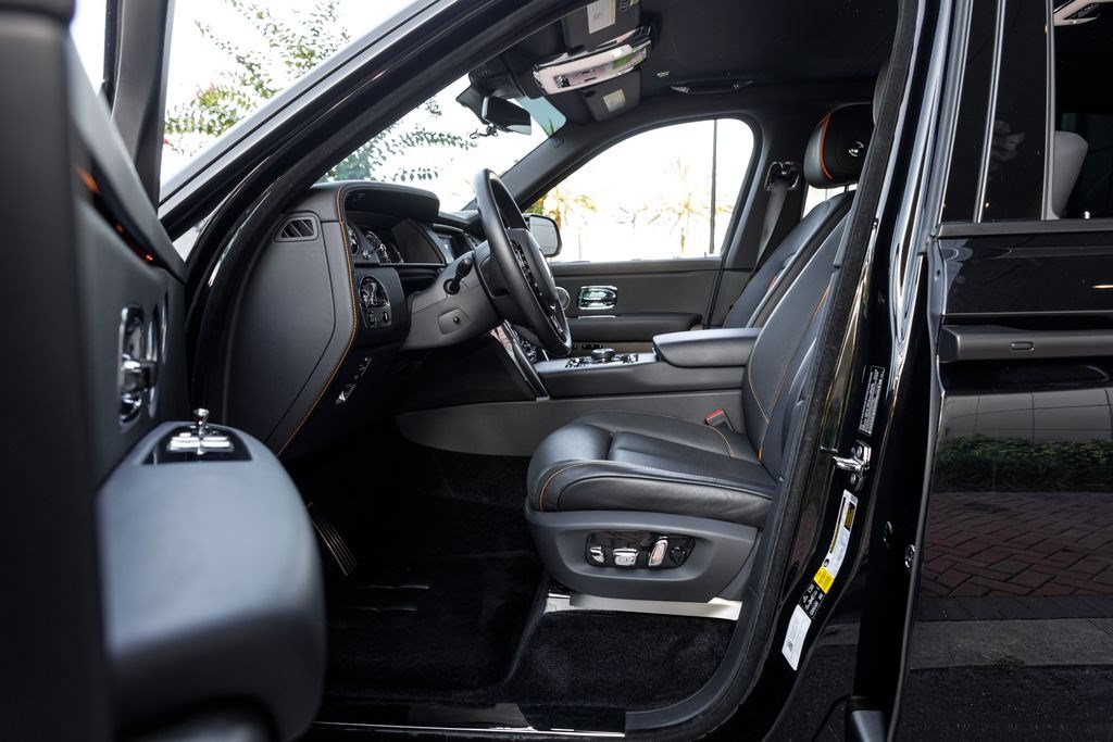 Used 2020 Rolls-Royce Cullinan AWD/4WD image 29