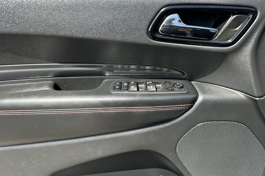 Used 2025 Dodge Durango GT AWD/4WD image 11