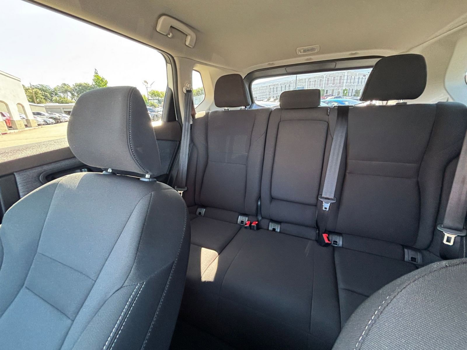 Used 2023 Nissan Rogue S FWD image 39