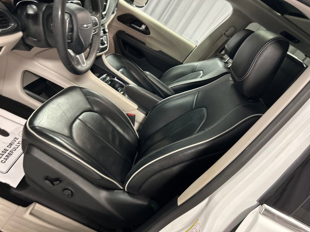 Used 2024 Chrysler Pacifica Limited w/ Uconnect Theater Family Group AWD/4WD image 12