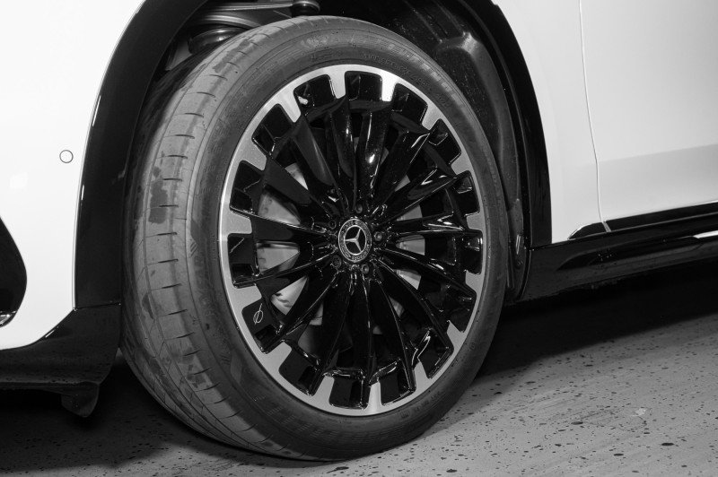 New 2026 Mercedes-Benz EQS 400 4MATIC SUV image 34