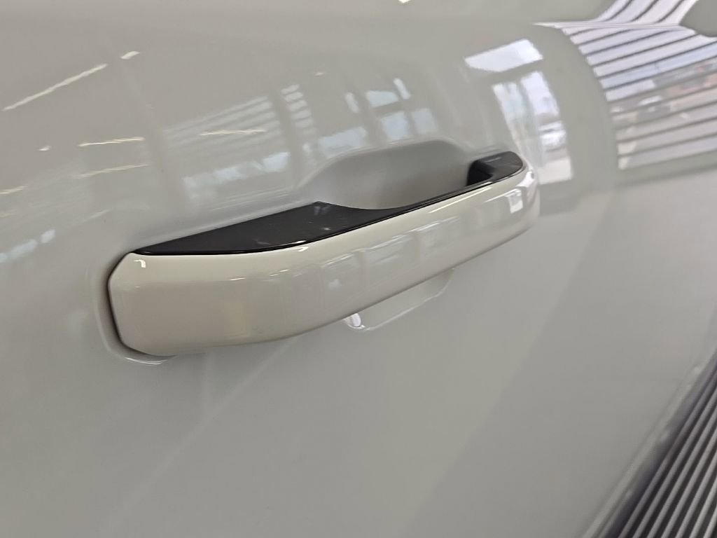 Used 2024 Jeep Grand Wagoneer Series III w/ Quick Order Packagew 28T image 18