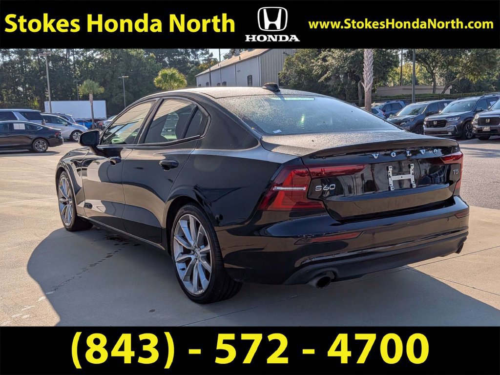 Used 2021 Volvo S60 T5 Momentum w/ Premium Package FWD image 5