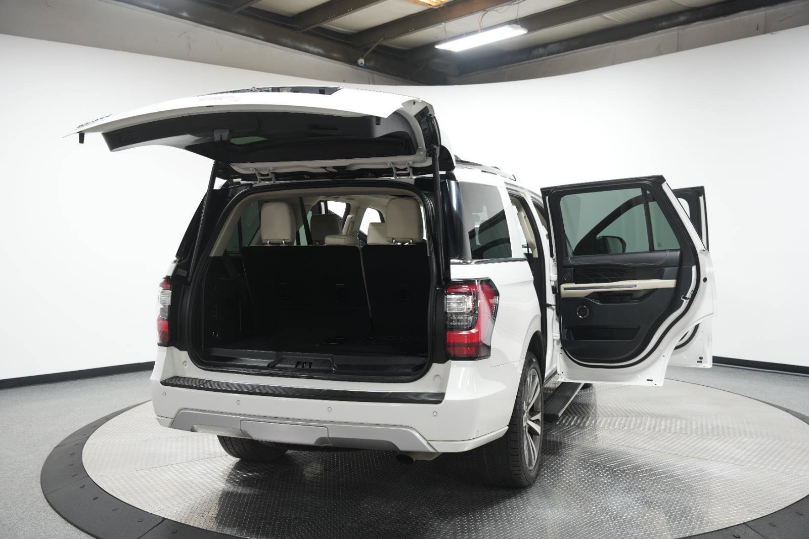 Used 2021 Ford Expedition Platinum image 12
