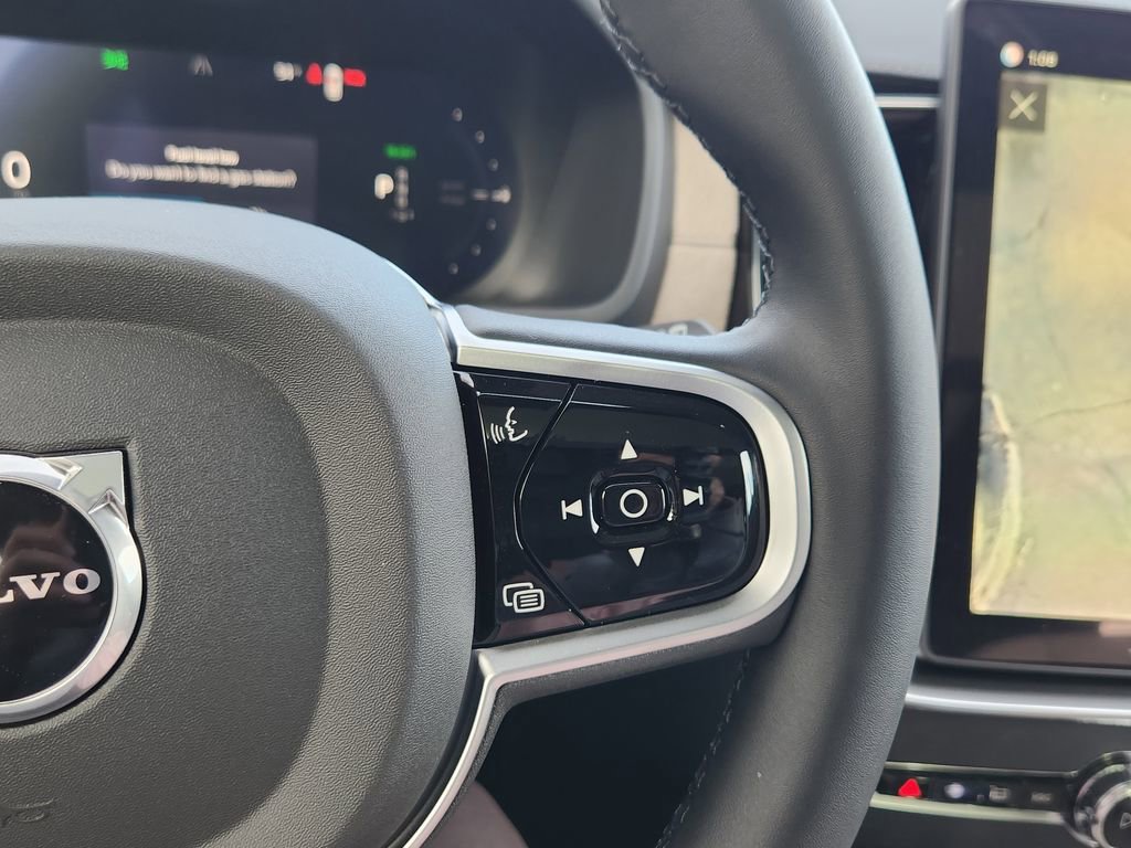 New 2026 Volvo XC90 T8 Plus w/ Protection Package Premier AWD/4WD image 17